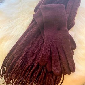 New York & Co 2 Piece Thread Scarf & Gloves Set